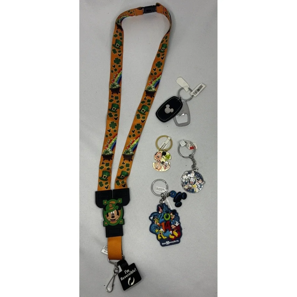 NEW Disney St. Patrick's Day Minnie Mouse Reversible Lanyard + 4 Keychains